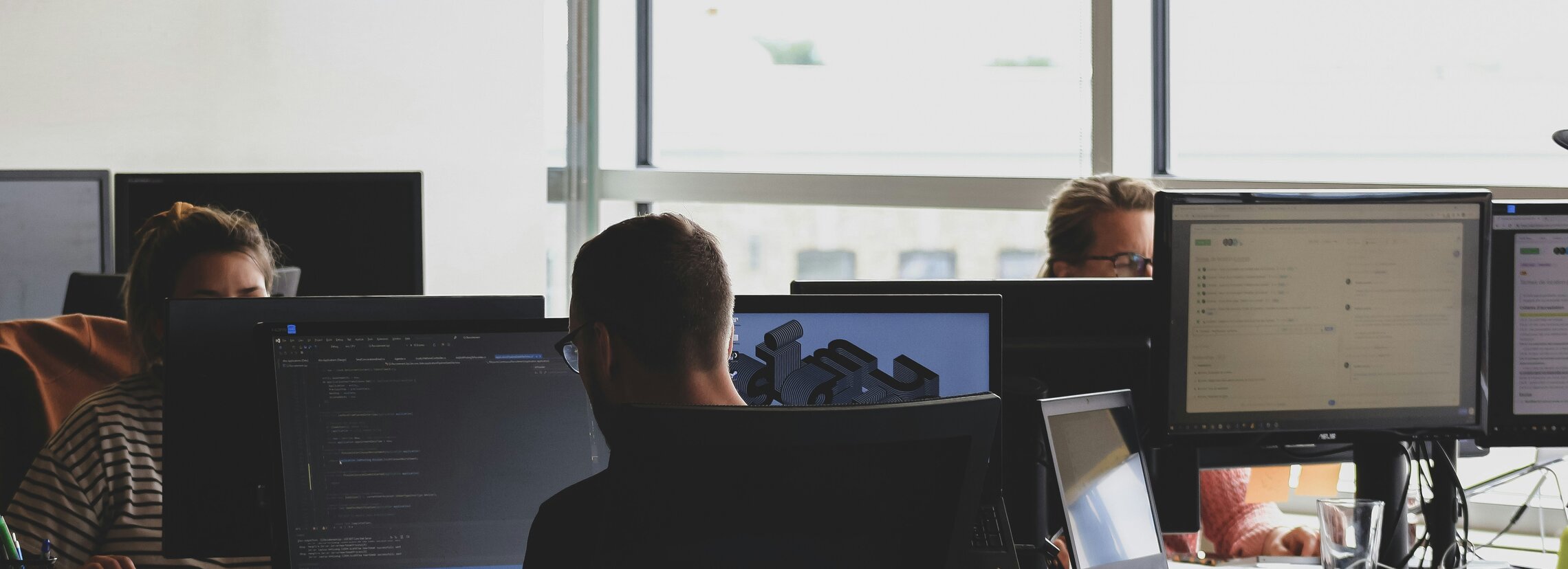 Nos experts expérimentés peuvent traiter de manière flexible et dans des délais courts une large gamme de documents : schémas électriques, schémas R&I, plans de fabrication, etc.